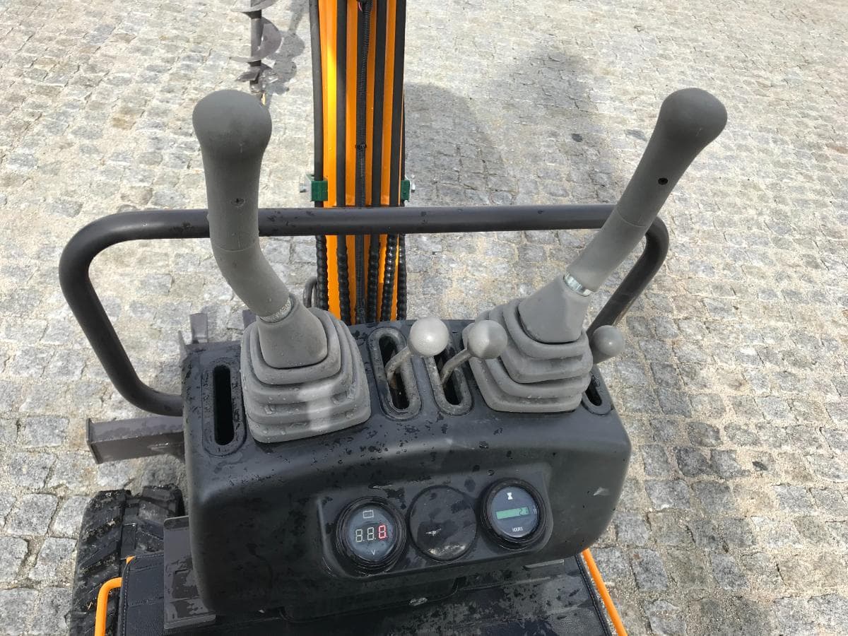 Mini giratória Rhinoceros XN11 — image 11