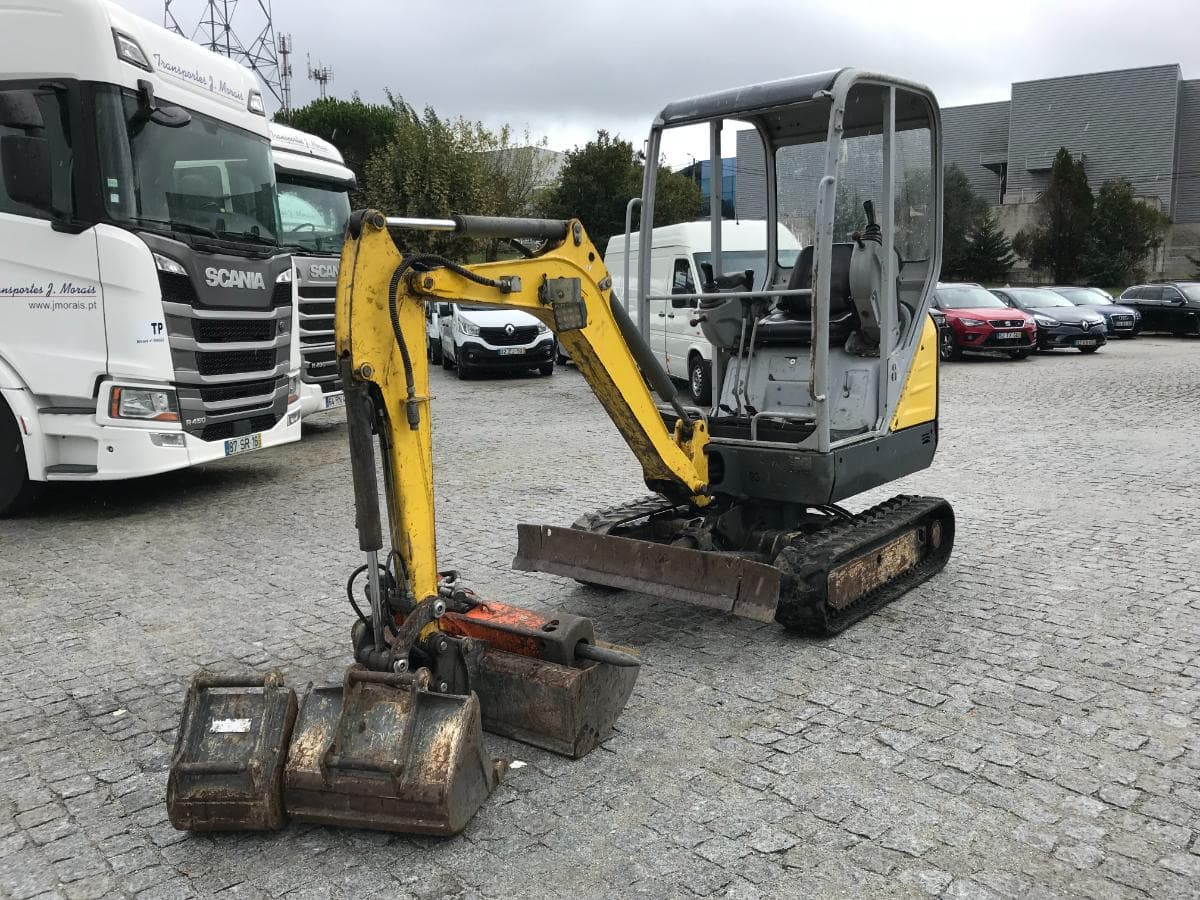 Mini giratória Wacker Neuson — image 1