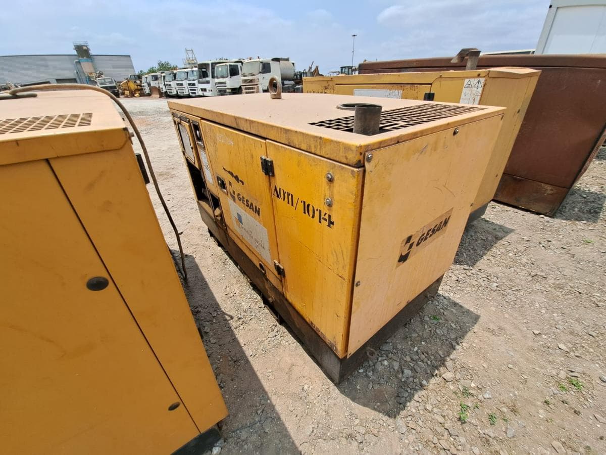 Grupo Eletrogéneo (22Kva) CAESAN TD 9000 - DPS 20 · Viana — imagen 2