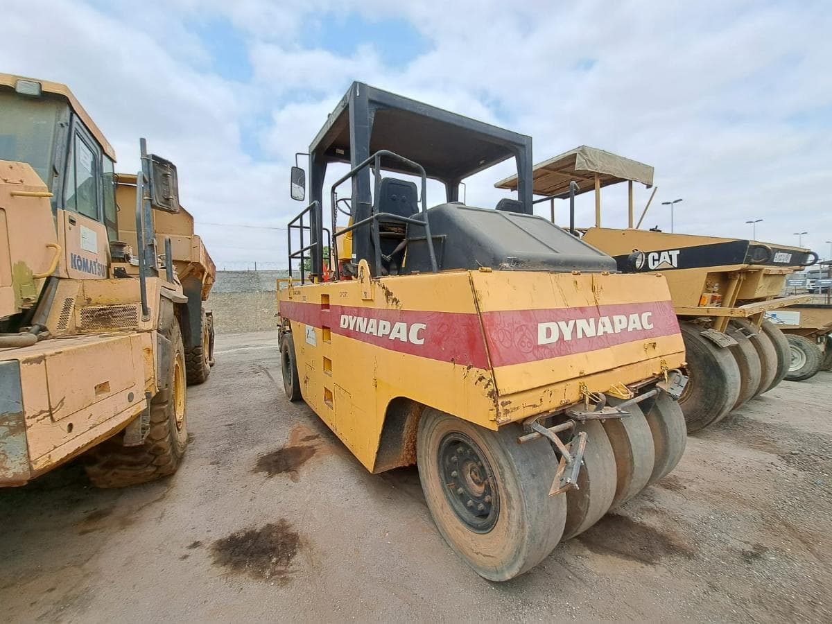 Cilindro de Pneus (28T) DYNAPAC CP 271 · Viana — imagem 5