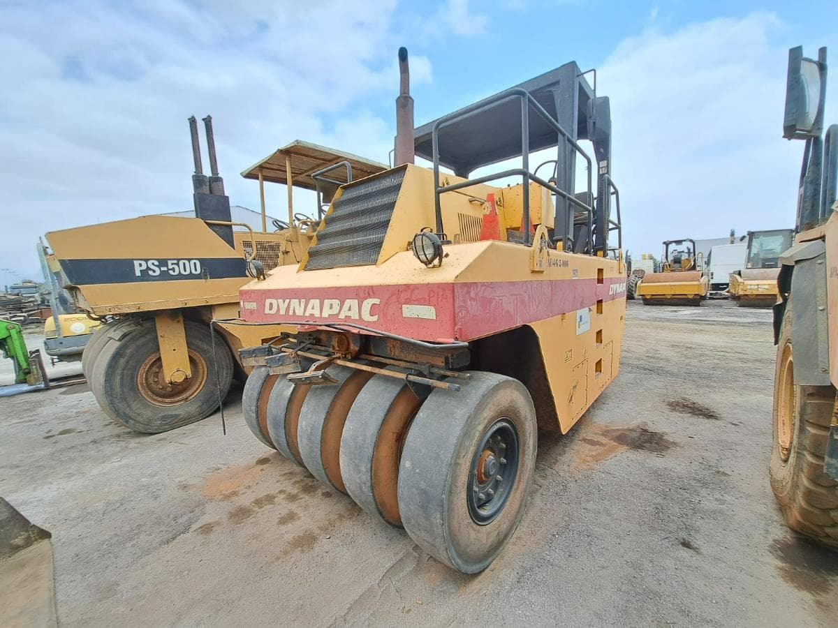Cilindro de Pneus (28T) DYNAPAC CP 271 · Viana