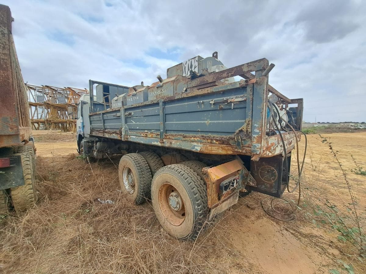 Camião Lubrificação (3000L) VOLVO FM 12  · Viana — image 3