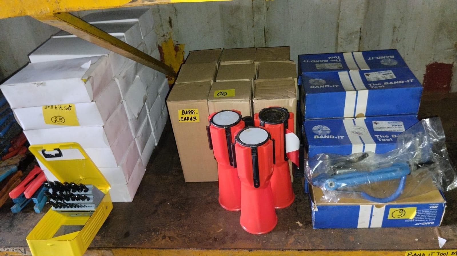 Diversos + Diversos + Grampos + Diversos + Diversos + Diversos + Electrodos + Diversos + Diversos + Diversos + Diversos + Diversos + Fitas + Diversos + Diversos + Máquinas Rebarbadora   + Diversos + Pregos 50×2.50mm + Diversos + Cintas + Cintas + Cintas + Cintas + Cintas + Mangueiras para maçarico  + Cintos de Segurança + Diversos + Diversos + Porcas + Porcas + Diversos + Pregos   + Parafusos + Material Hospitalar + Diversos + Cordas + Diversos + Material para Soldadura + Material para Instalacao electrica + Diversos + Spray Q20 + Braçadeiras + Rolos de rede   + Cerca de Segurança + Cabo flexível  + Abaraçadeiras + Materia para soldadura + Abraçadeiras + Diversos + Bombas de água   + Diversos + Compressor   + Contentor de 40P · — imagen 11