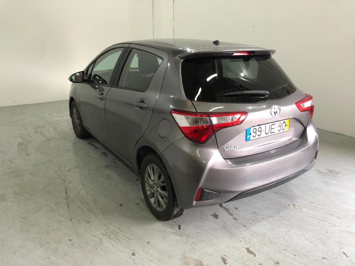 Toyota Yaris · Ano 2018 — image 10