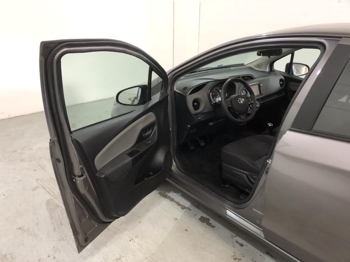 Toyota Yaris · Ano 2018 — image 16