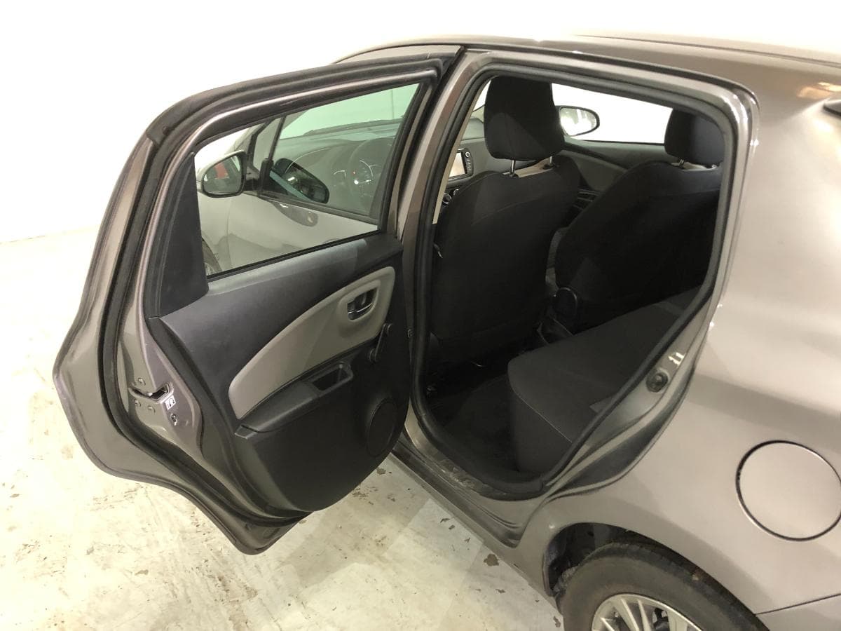 Toyota Yaris · Ano 2018 — image 19