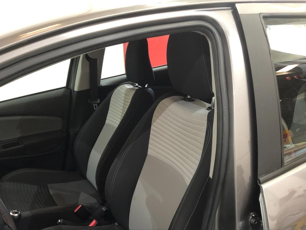Toyota Yaris · Ano 2018 — image 21