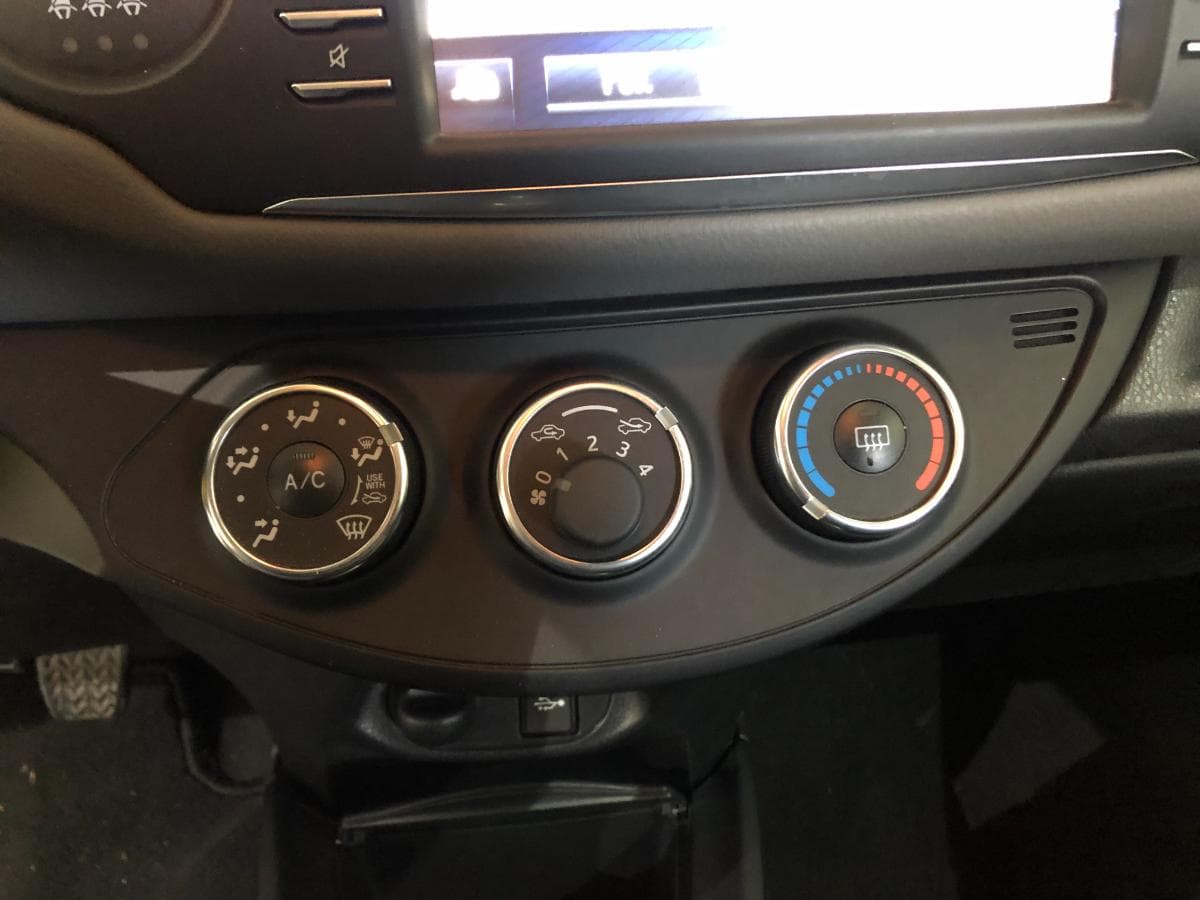 Toyota Yaris · Ano 2018 — image 24