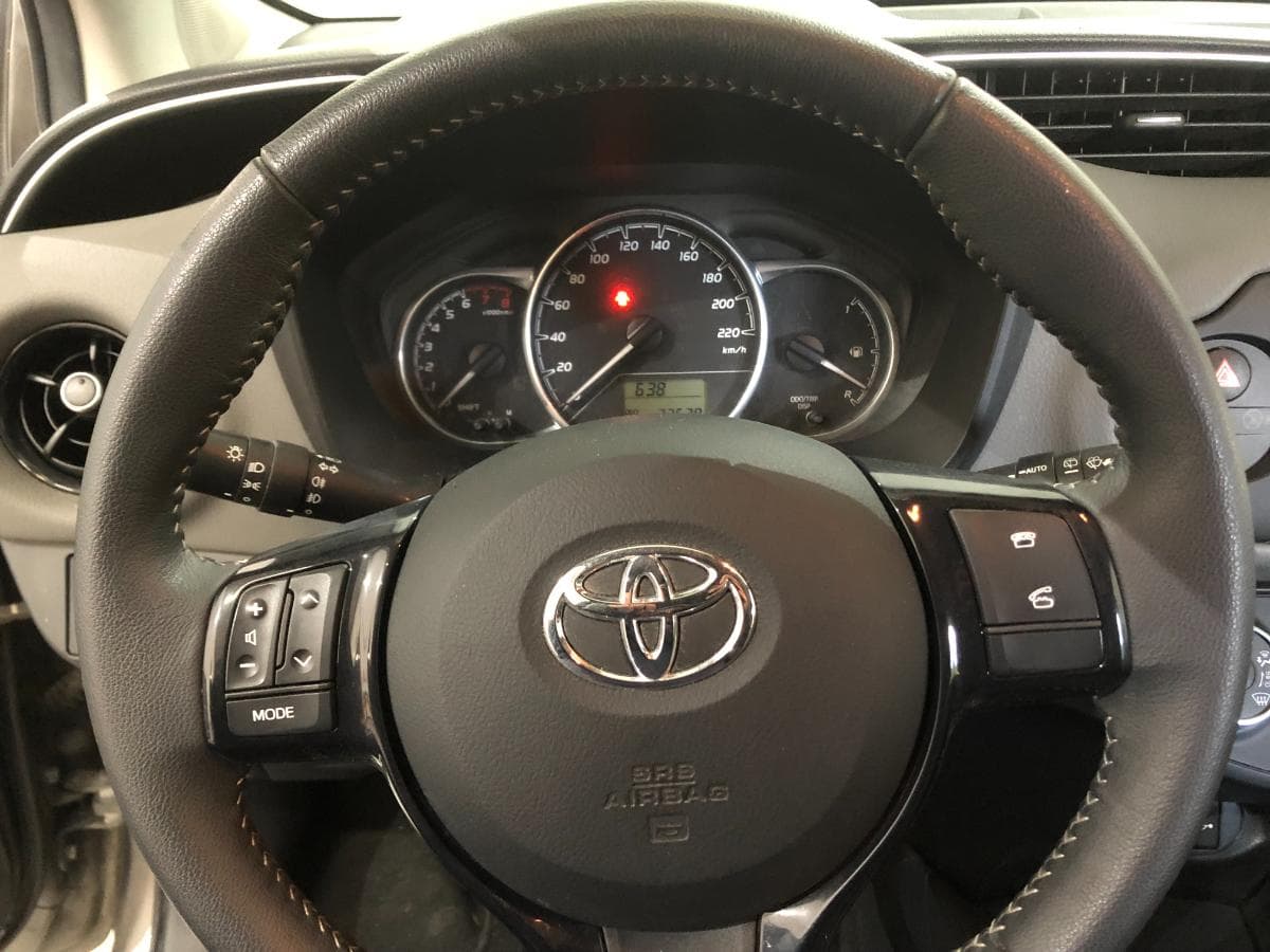 Toyota Yaris · Ano 2018 — image 27