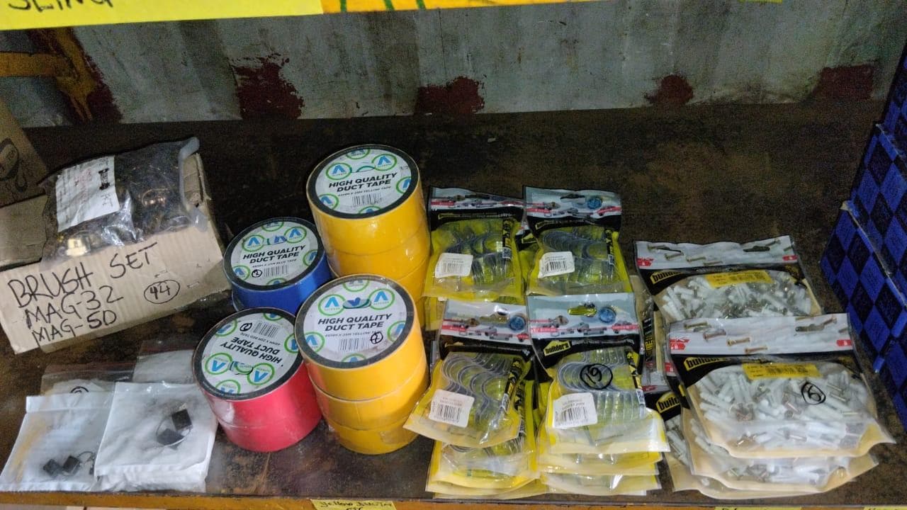 Diversos + Diversos + Grampos + Diversos + Diversos + Diversos + Electrodos + Diversos + Diversos + Diversos + Diversos + Diversos + Fitas + Diversos + Diversos + Máquinas Rebarbadora   + Diversos + Pregos 50×2.50mm + Diversos + Cintas + Cintas + Cintas + Cintas + Cintas + Mangueiras para maçarico  + Cintos de Segurança + Diversos + Diversos + Porcas + Porcas + Diversos + Pregos   + Parafusos + Material Hospitalar + Diversos + Cordas + Diversos + Material para Soldadura + Material para Instalacao electrica + Diversos + Spray Q20 + Braçadeiras + Rolos de rede   + Cerca de Segurança + Cabo flexível  + Abaraçadeiras + Materia para soldadura + Abraçadeiras + Diversos + Bombas de água   + Diversos + Compressor   + Contentor de 40P · — imagen 14