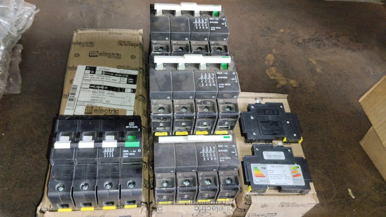 Diversos + Diversos + Grampos + Diversos + Diversos + Diversos + Electrodos + Diversos + Diversos + Diversos + Diversos + Diversos + Fitas + Diversos + Diversos + Máquinas Rebarbadora   + Diversos + Pregos 50×2.50mm + Diversos + Cintas + Cintas + Cintas + Cintas + Cintas + Mangueiras para maçarico  + Cintos de Segurança + Diversos + Diversos + Porcas + Porcas + Diversos + Pregos   + Parafusos + Material Hospitalar + Diversos + Cordas + Diversos + Material para Soldadura + Material para Instalacao electrica + Diversos + Spray Q20 + Braçadeiras + Rolos de rede   + Cerca de Segurança + Cabo flexível  + Abaraçadeiras + Materia para soldadura + Abraçadeiras + Diversos + Bombas de água   + Diversos + Compressor   + Contentor de 40P · — imagen 72