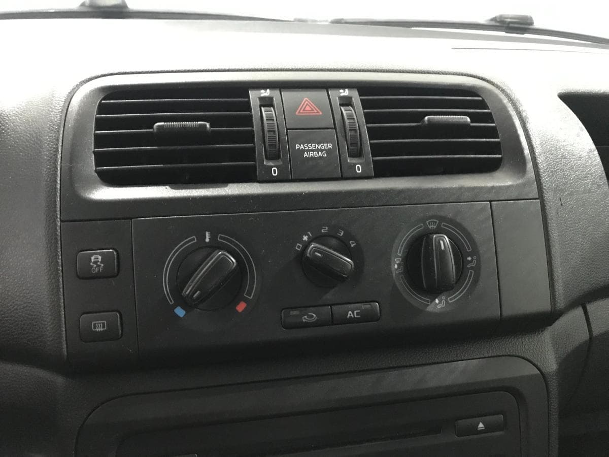 Skoda Fabia 1.2 TDI · Ano 2014 — image 36