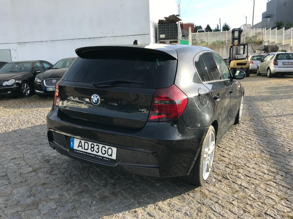 BMW 118D · Ano 2010 — imagen 8