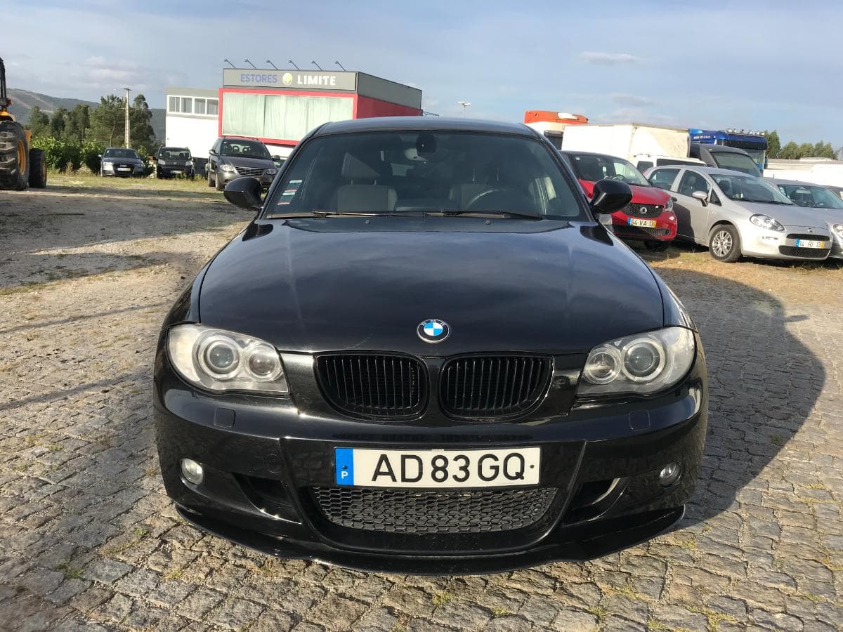 BMW 118D · Ano 2010 — imagen 3