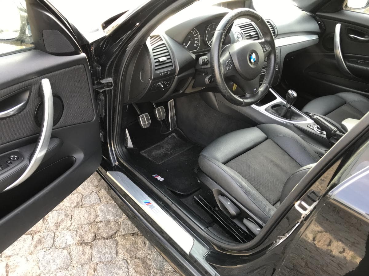 BMW 118D · Ano 2010 — imagen 18