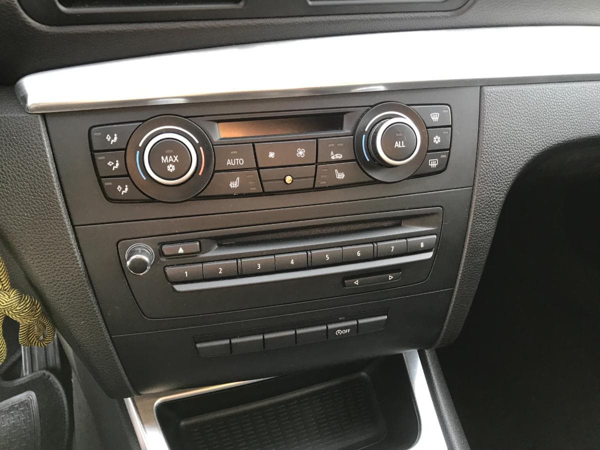 BMW 118D · Ano 2010 — imagen 31