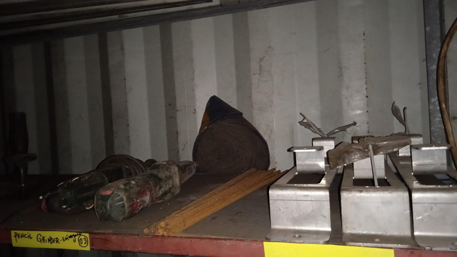 Diversos + Rebarbadeiras + Diversos + Diversos + Rebarbadeiras + Furadeira + Diversos + Braçadeiras + Torque Wreck + Radiadores + Diversos + Diversos + Diversos + Diversos + Diversos + Diversos + Diversos + Diversos + Contentor de 40P · — imagem 38