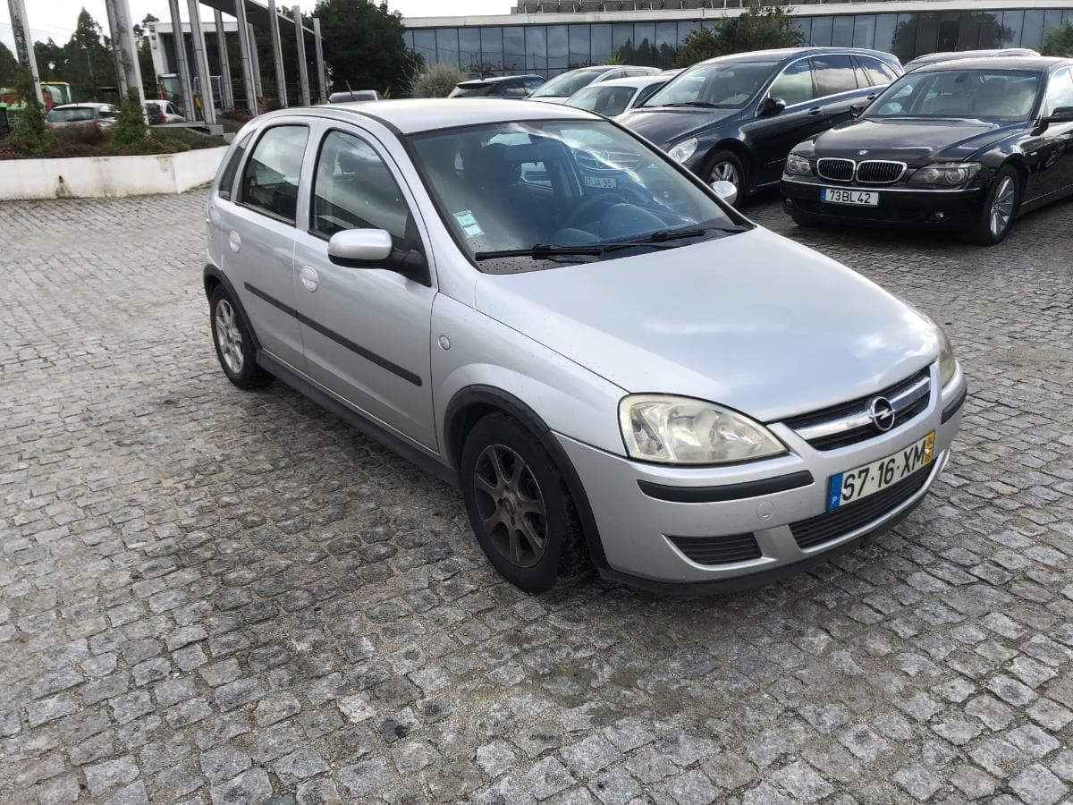 Opel Corsa 1.2 · Ano 2004