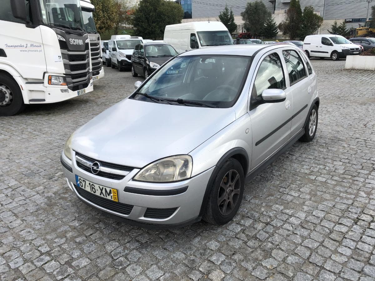Opel Corsa 1.2 · Ano 2004 — image 2