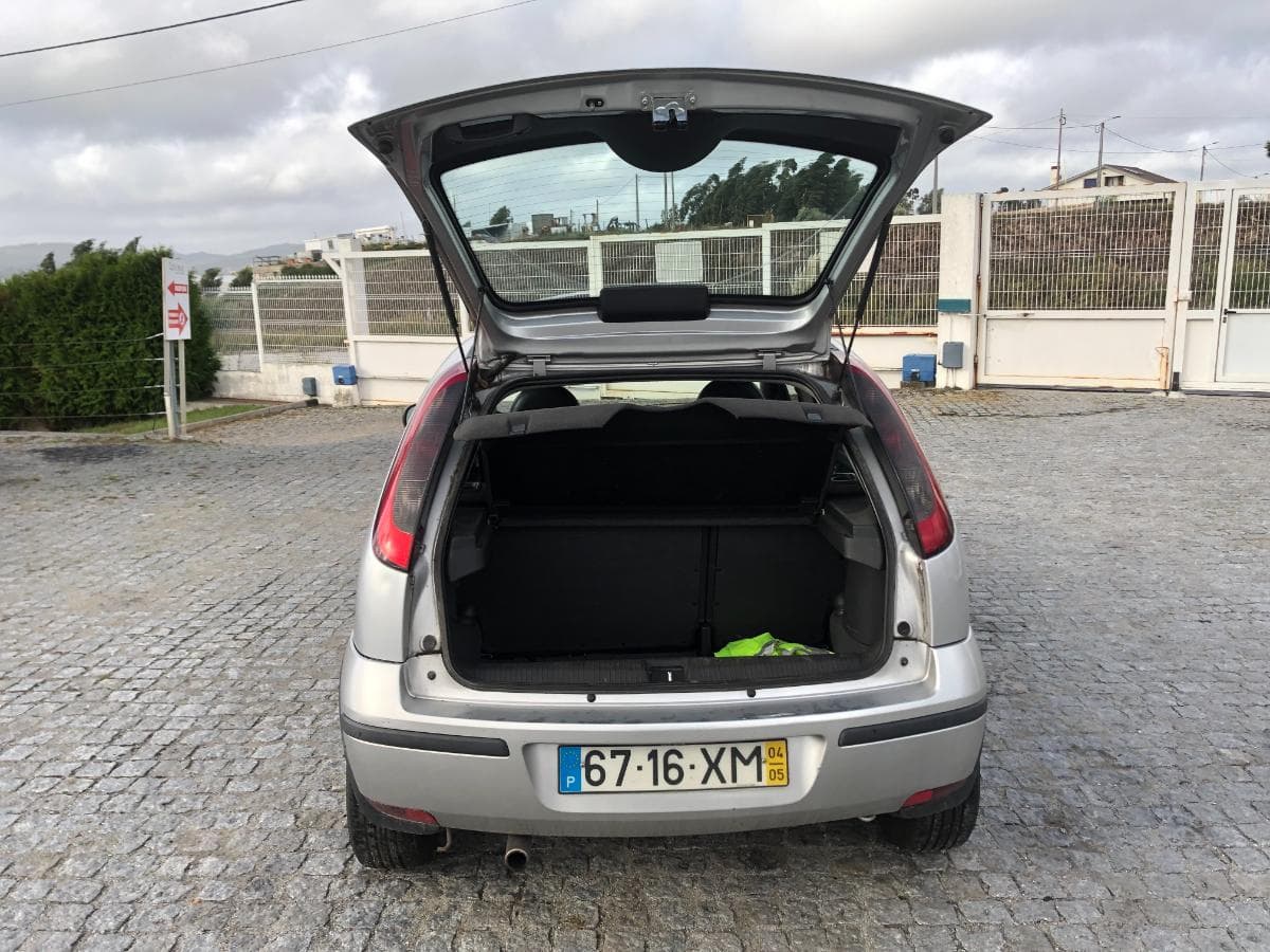 Opel Corsa 1.2 · Ano 2004 — image 8