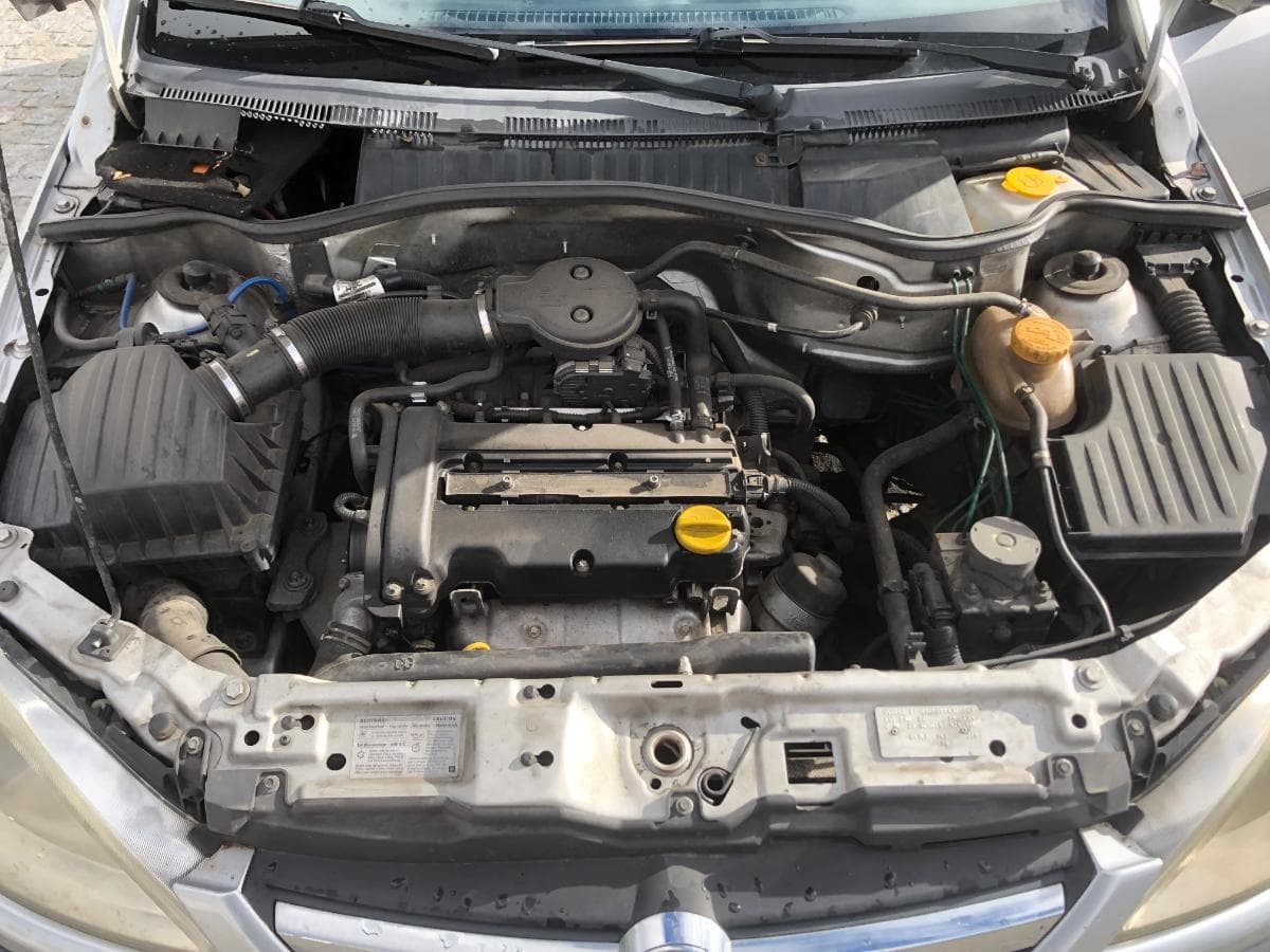 Opel Corsa 1.2 · Ano 2004 — image 4