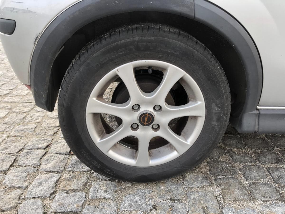 Opel Corsa 1.2 · Ano 2004 — image 17