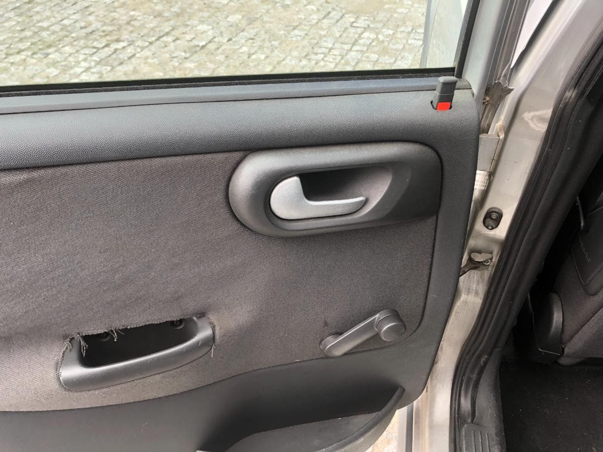 Opel Corsa 1.2 · Ano 2004 — image 20
