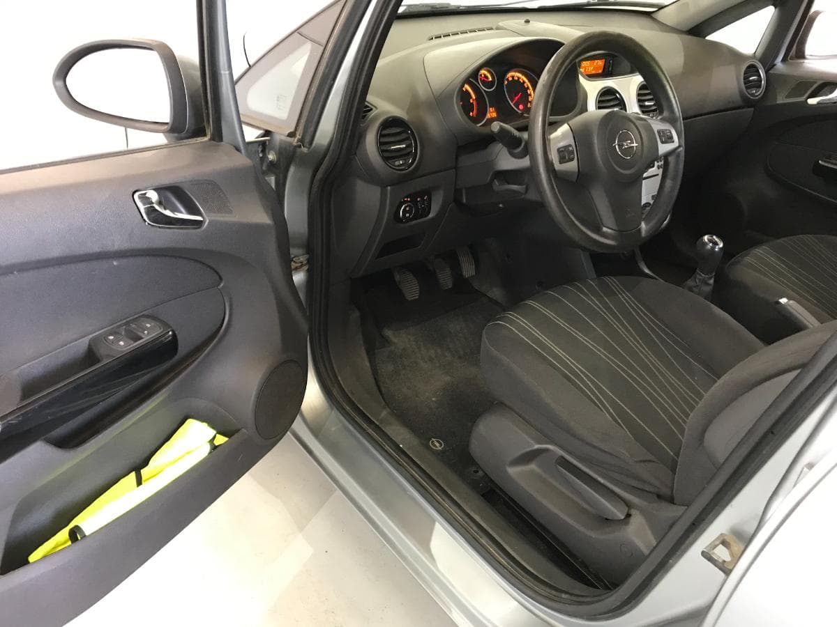 Opel Corsa 1.3 CDTI · Ano 2010 — imagen 22