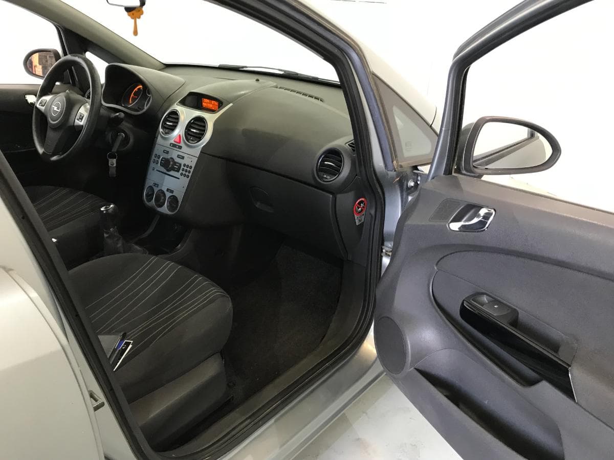 Opel Corsa 1.3 CDTI · Ano 2010 — imagen 25
