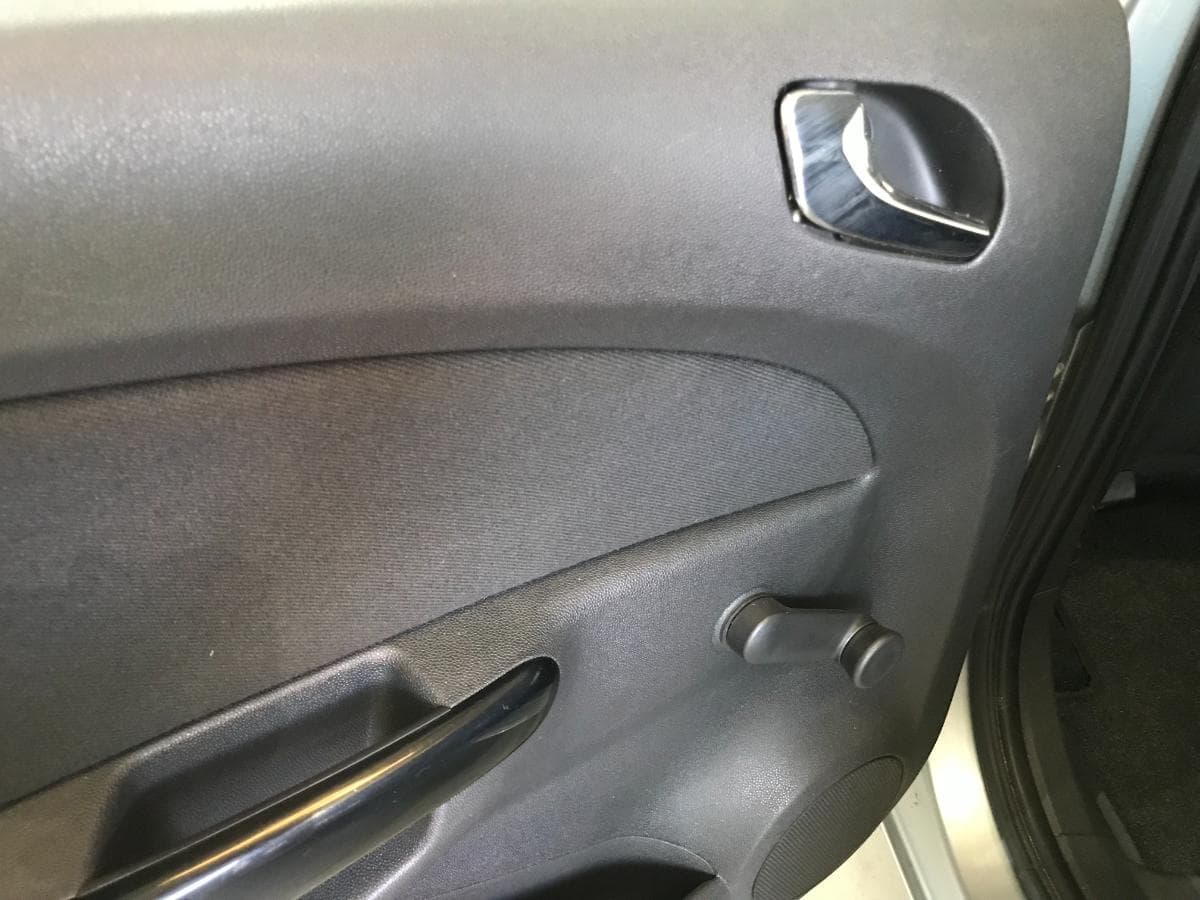 Opel Corsa 1.3 CDTI · Ano 2010 — imagen 30