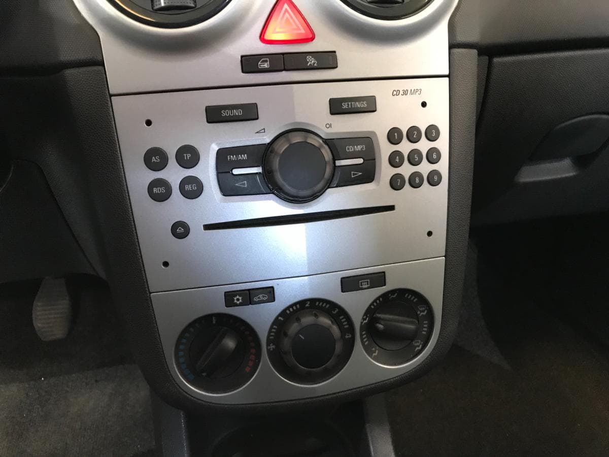 Opel Corsa 1.3 CDTI · Ano 2010 — imagen 34