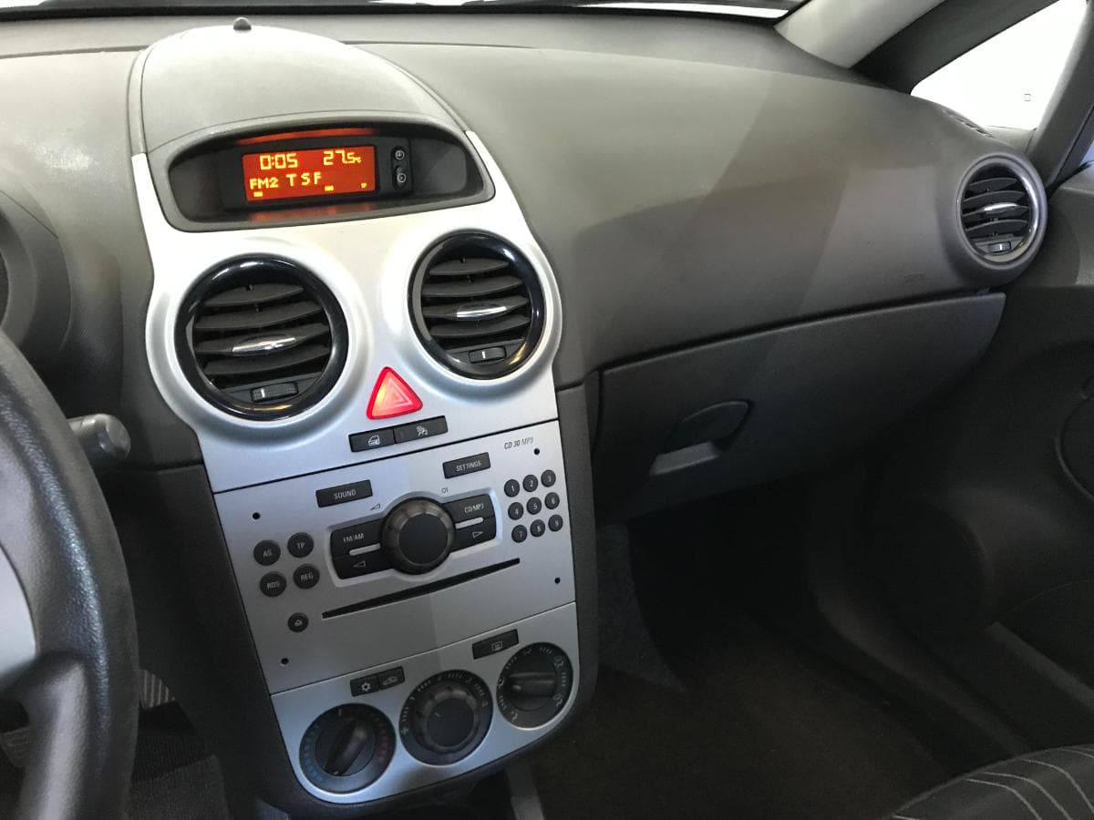 Opel Corsa 1.3 CDTI · Ano 2010 — imagen 37