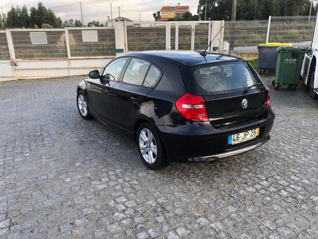 BMW 118D · Ano 2010 — image 6