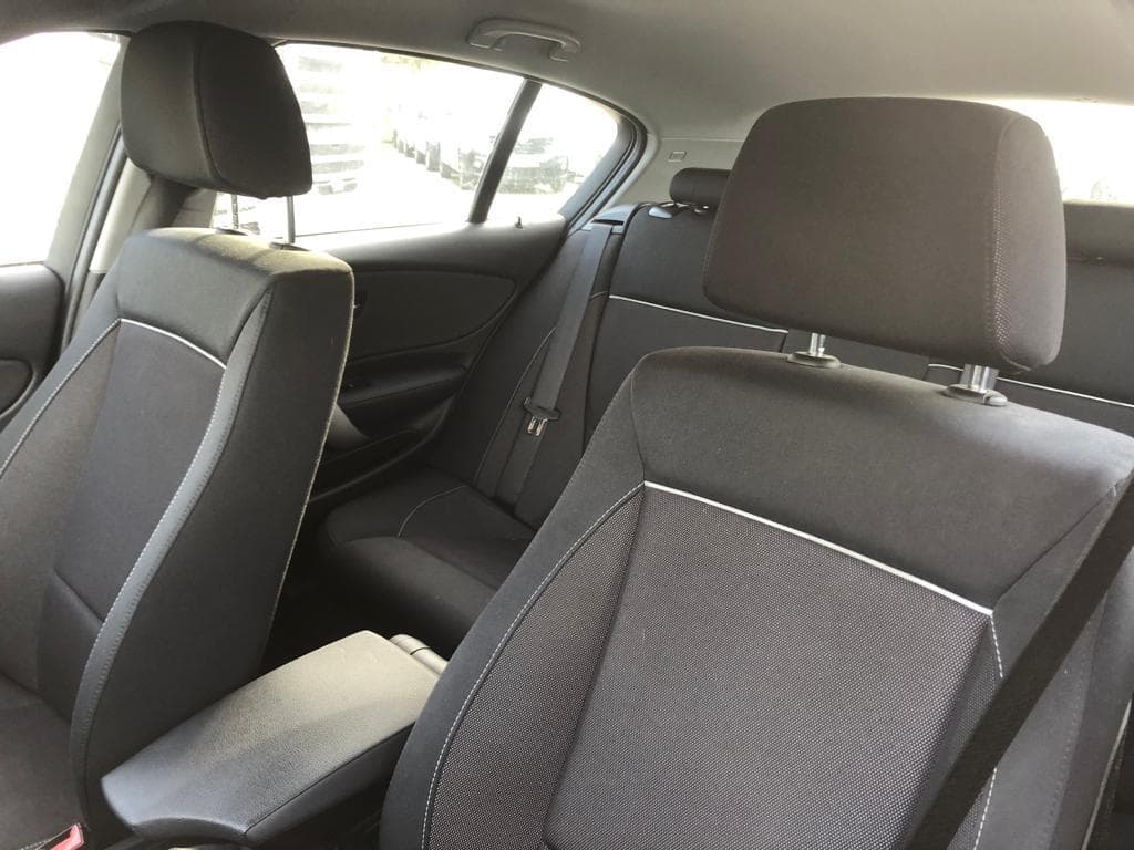 BMW 118D · Ano 2010 — image 28