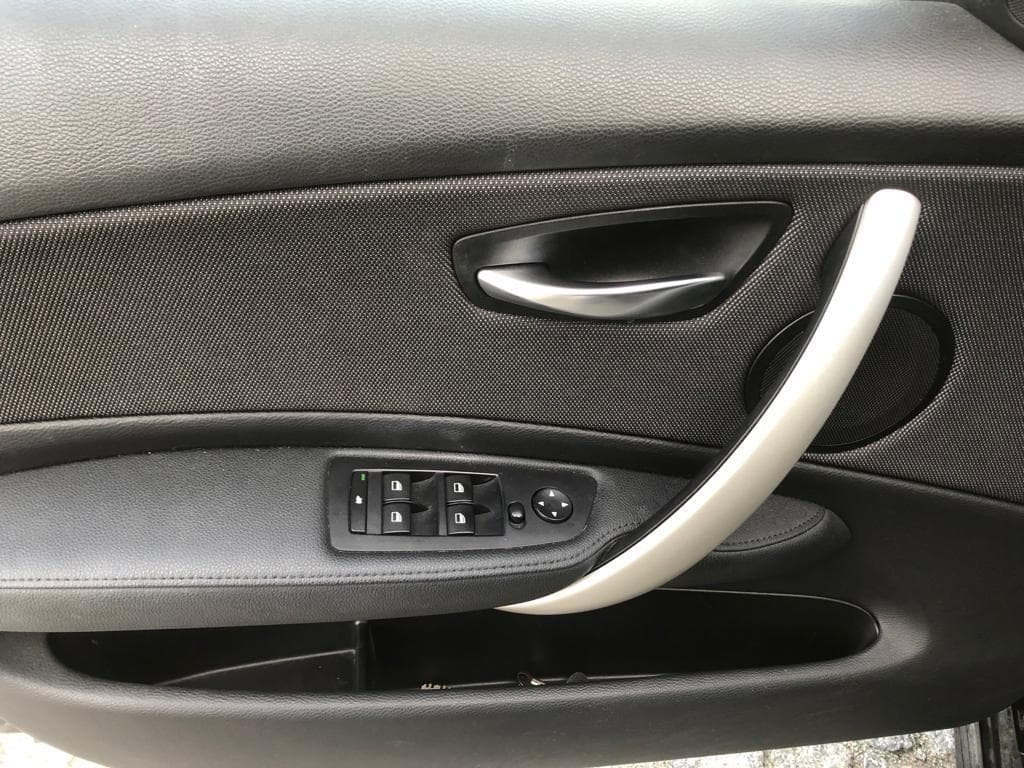 BMW 118D · Ano 2010 — image 30
