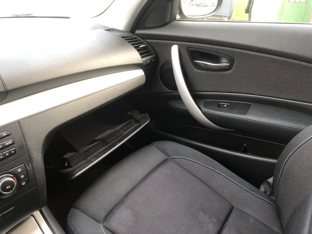 BMW 118D · Ano 2010 — image 31