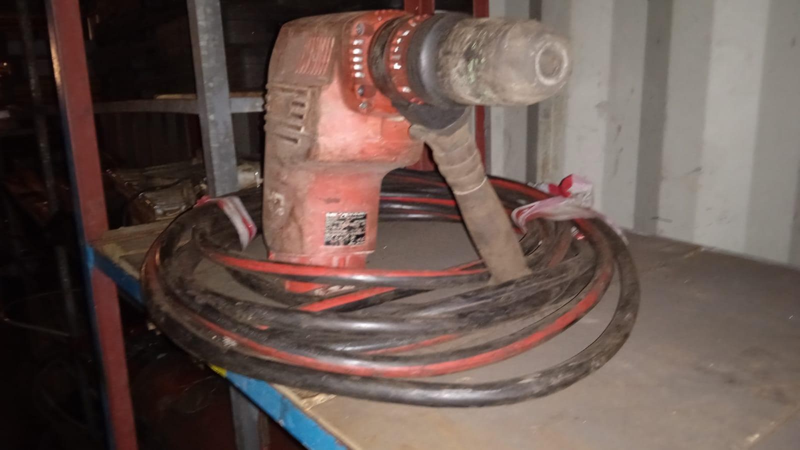 Diversos + Rebarbadeiras + Diversos + Diversos + Rebarbadeiras + Furadeira + Diversos + Braçadeiras + Torque Wreck + Radiadores + Diversos + Diversos + Diversos + Diversos + Diversos + Diversos + Diversos + Diversos + Contentor de 40P · — imagem 24