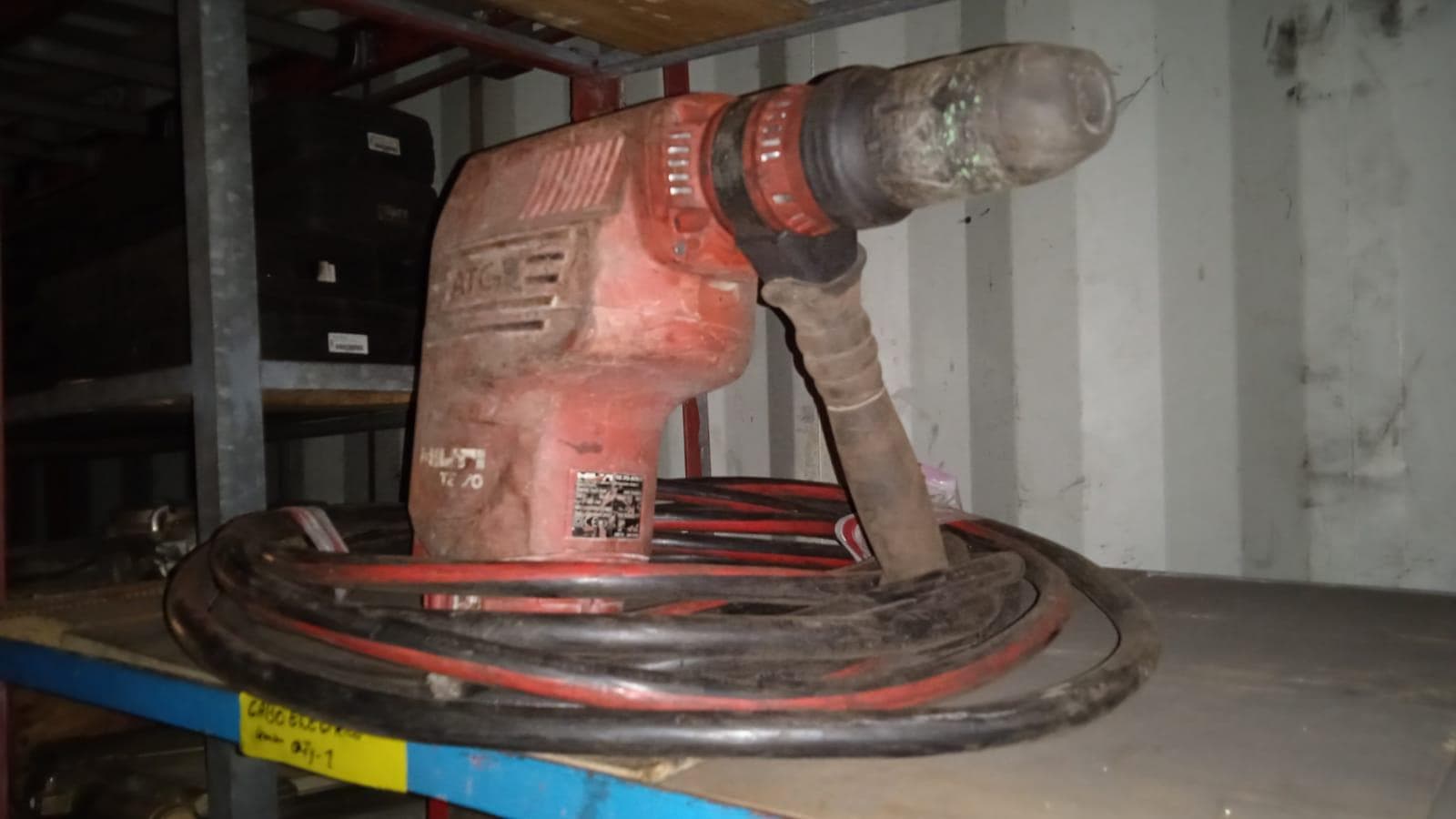 Diversos + Rebarbadeiras + Diversos + Diversos + Rebarbadeiras + Furadeira + Diversos + Braçadeiras + Torque Wreck + Radiadores + Diversos + Diversos + Diversos + Diversos + Diversos + Diversos + Diversos + Diversos + Contentor de 40P · — imagem 6