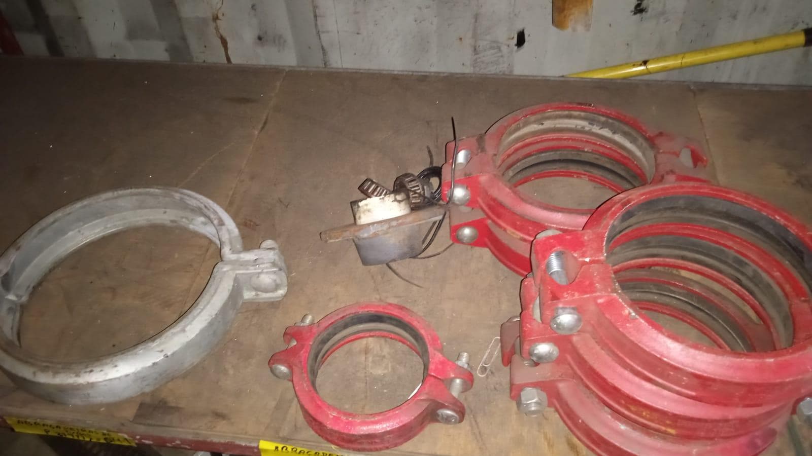 Diversos + Rebarbadeiras + Diversos + Diversos + Rebarbadeiras + Furadeira + Diversos + Braçadeiras + Torque Wreck + Radiadores + Diversos + Diversos + Diversos + Diversos + Diversos + Diversos + Diversos + Diversos + Contentor de 40P · — imagem 42