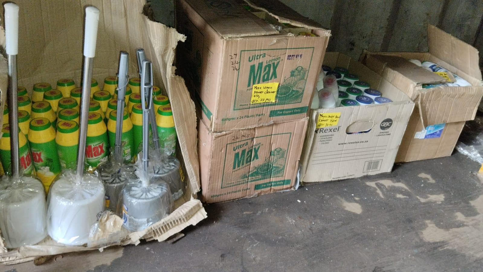 Diversos + Diversos + Grampos + Diversos + Diversos + Diversos + Electrodos + Diversos + Diversos + Diversos + Diversos + Diversos + Fitas + Diversos + Diversos + Máquinas Rebarbadora   + Diversos + Pregos 50×2.50mm + Diversos + Cintas + Cintas + Cintas + Cintas + Cintas + Mangueiras para maçarico  + Cintos de Segurança + Diversos + Diversos + Porcas + Porcas + Diversos + Pregos   + Parafusos + Material Hospitalar + Diversos + Cordas + Diversos + Material para Soldadura + Material para Instalacao electrica + Diversos + Spray Q20 + Braçadeiras + Rolos de rede   + Cerca de Segurança + Cabo flexível  + Abaraçadeiras + Materia para soldadura + Abraçadeiras + Diversos + Bombas de água   + Diversos + Compressor   + Contentor de 40P · — imagen 89