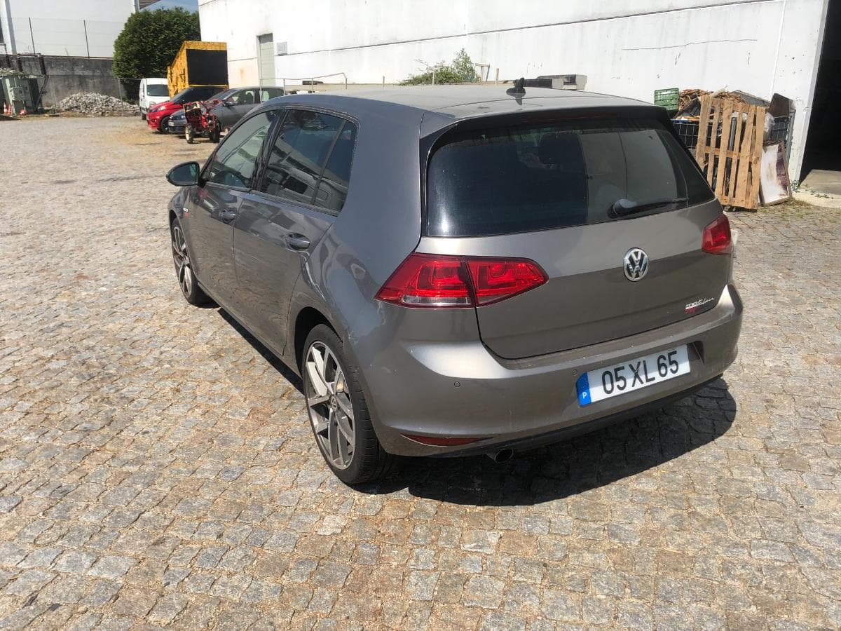 Volkswagen Golf 1.6 TDI · Ano 2014 — imagem 7