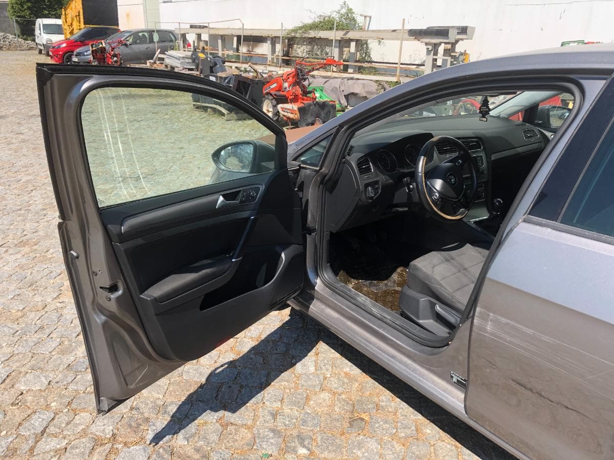 Volkswagen Golf 1.6 TDI · Ano 2014 — imagem 23