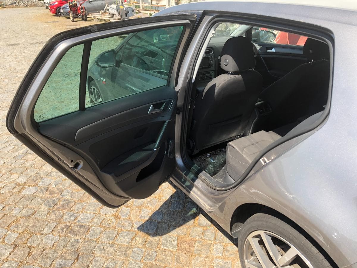 Volkswagen Golf 1.6 TDI · Ano 2014 — imagem 26
