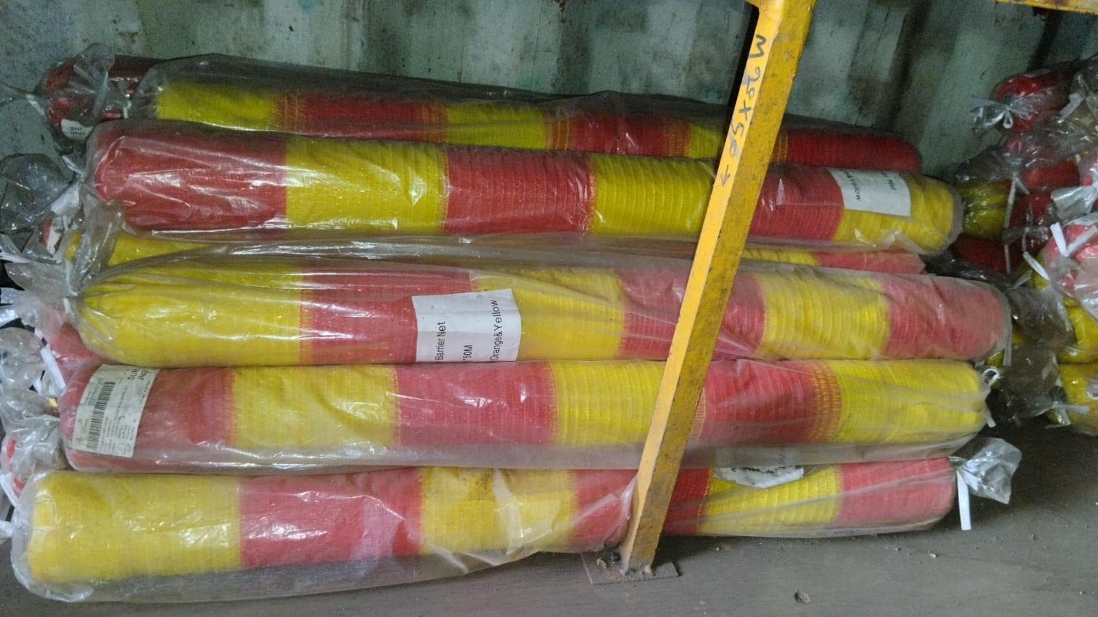 Diversos + Diversos + Grampos + Diversos + Diversos + Diversos + Electrodos + Diversos + Diversos + Diversos + Diversos + Diversos + Fitas + Diversos + Diversos + Máquinas Rebarbadora   + Diversos + Pregos 50×2.50mm + Diversos + Cintas + Cintas + Cintas + Cintas + Cintas + Mangueiras para maçarico  + Cintos de Segurança + Diversos + Diversos + Porcas + Porcas + Diversos + Pregos   + Parafusos + Material Hospitalar + Diversos + Cordas + Diversos + Material para Soldadura + Material para Instalacao electrica + Diversos + Spray Q20 + Braçadeiras + Rolos de rede   + Cerca de Segurança + Cabo flexível  + Abaraçadeiras + Materia para soldadura + Abraçadeiras + Diversos + Bombas de água   + Diversos + Compressor   + Contentor de 40P · — imagen 95