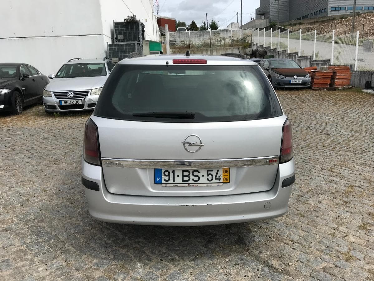 Opel Astra 1.3 CDTI · Ano 2006 — image 9