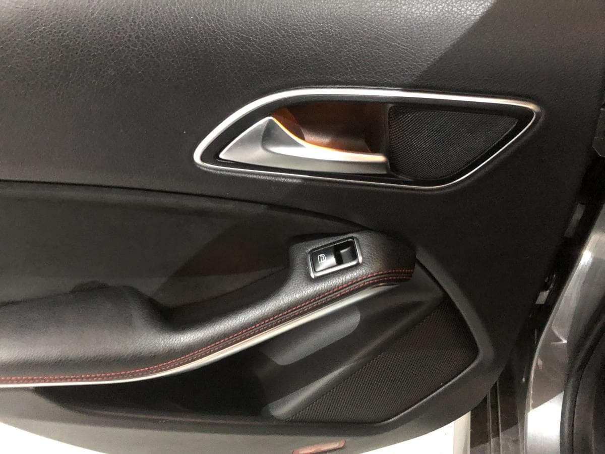 Mercedes-Benz CLA 220 D · Ano 2013 — imagem 18