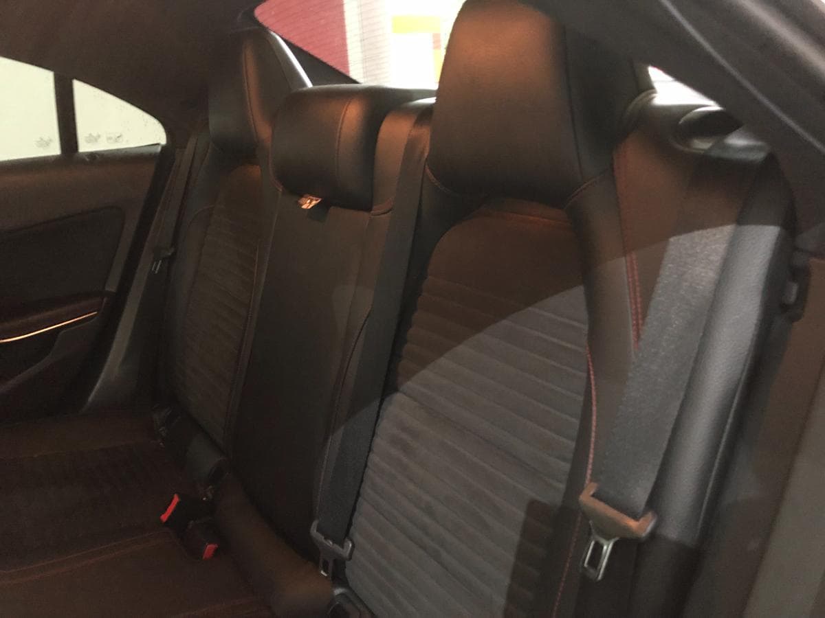 Mercedes-Benz CLA 220 D · Ano 2013 — imagem 19