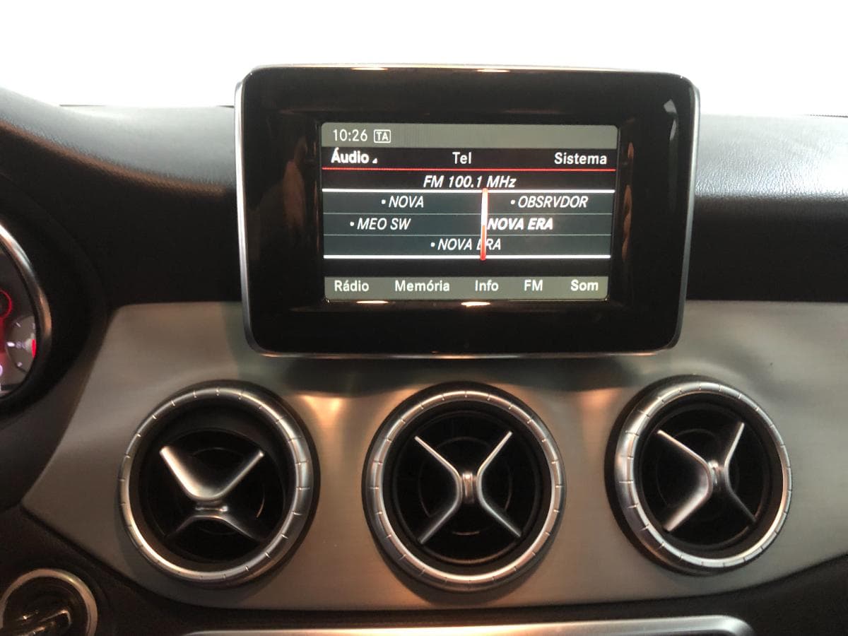 Mercedes-Benz CLA 220 D · Ano 2013 — imagem 26
