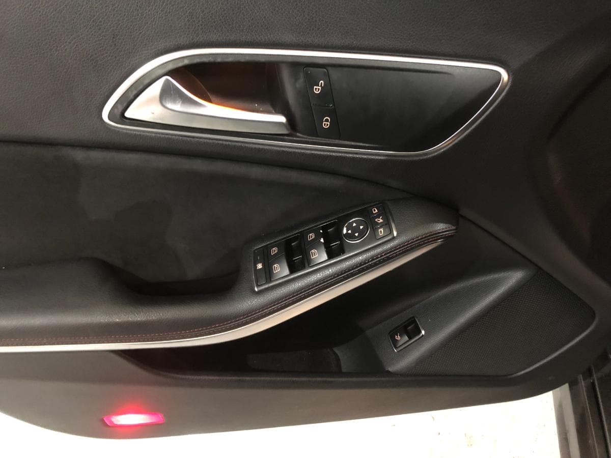 Mercedes-Benz CLA 220 D · Ano 2013 — imagem 27