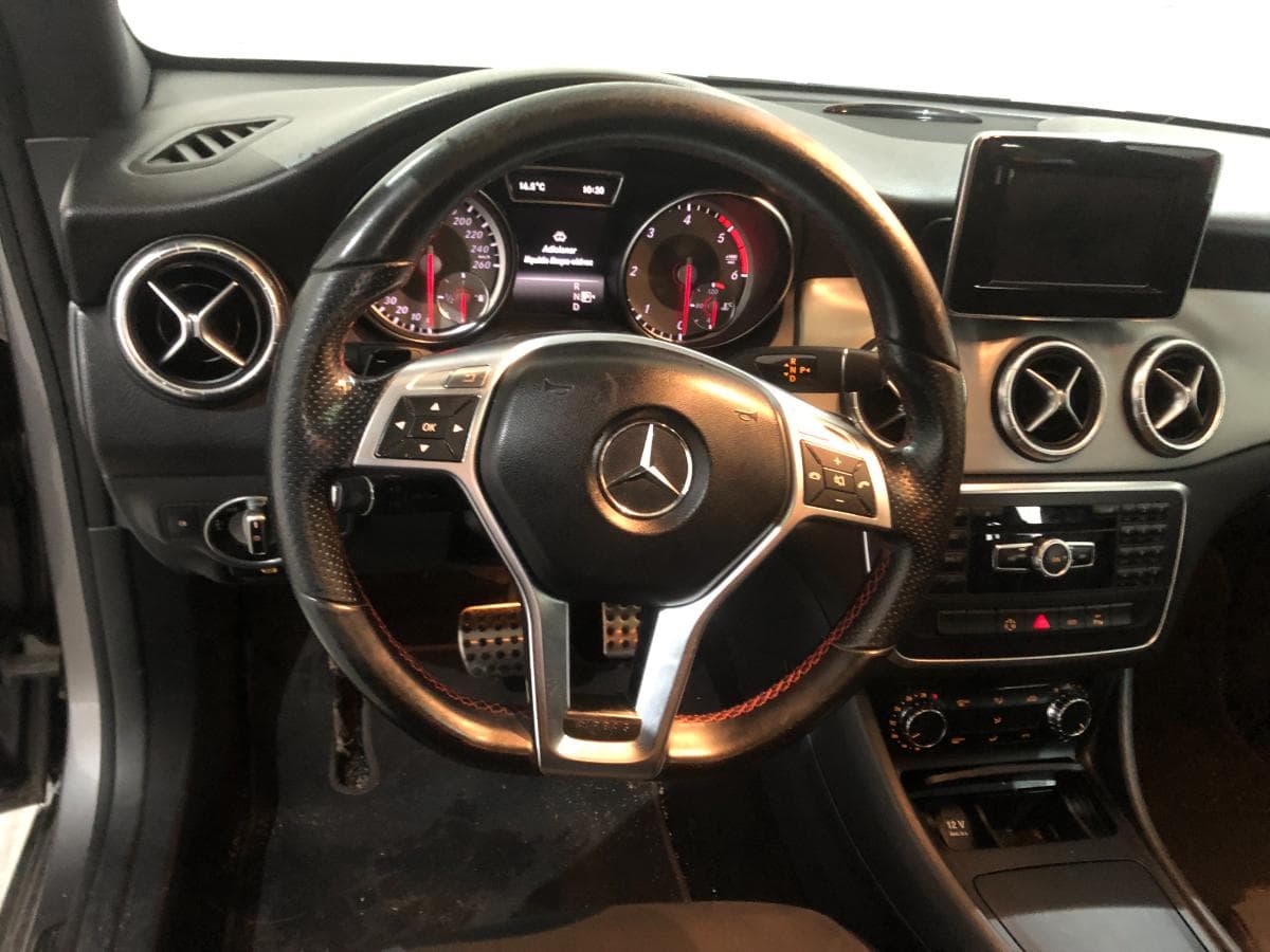 Mercedes-Benz CLA 220 D · Ano 2013 — imagem 28